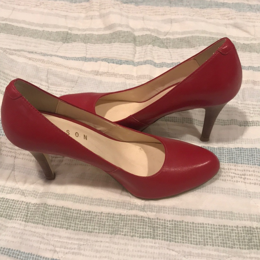 Red Pumps